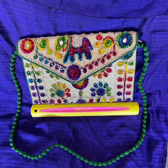 Stylist Colorful Handmade Embroidery Crossbody Bag - Picture 5 of 6